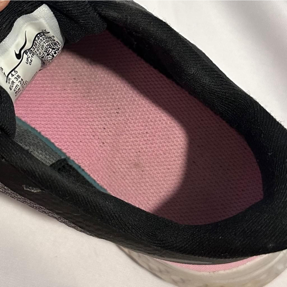 Size 7 Nike Revolution 5 Running Gym Shoes / Sneakers - Black & Pink (Women's) - Picture 10 of 10